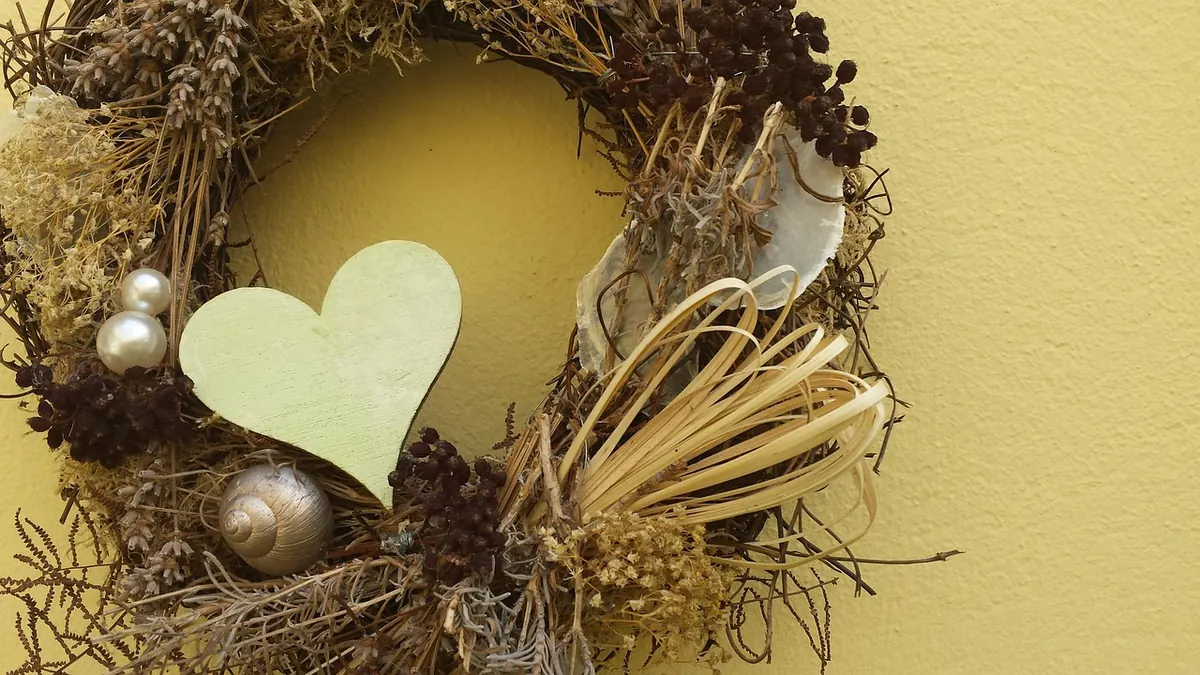 Seasonal Rustic Decor: Summer-to-Fall Transition Ideas for Country Homes